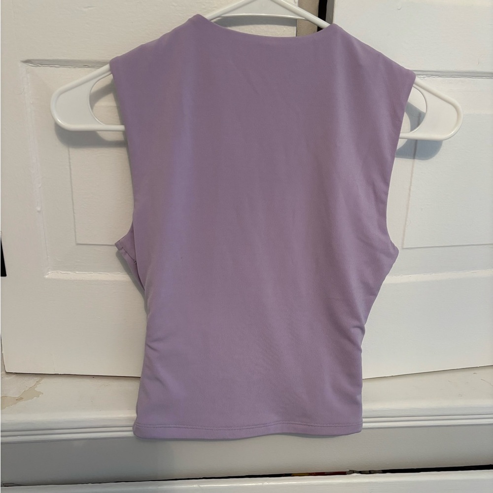 Abercrombie & Fitch Lavender Crop Top - Picture 3 of 3